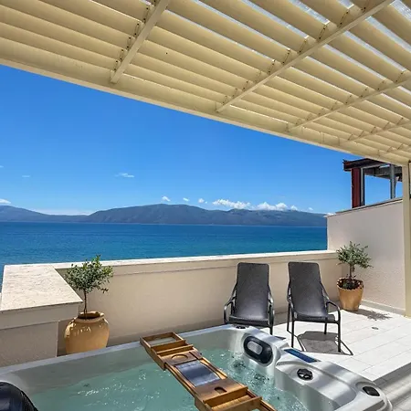 Trea - Aron Rooftop Jacuzzi 公寓 *