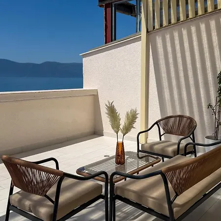 Trea - Aron Rooftop Jacuzzi
