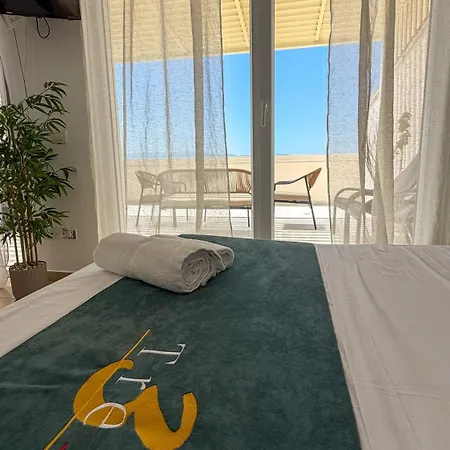 Trea - Aron Rooftop Jacuzzi Vlorë